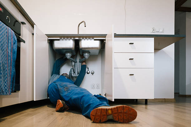 Professional Emergency Plumber technician working in Hendersonville, PA
